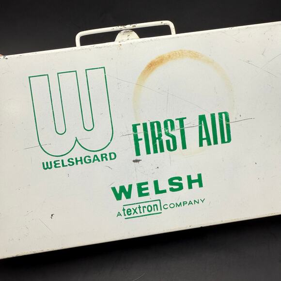 Vintage Metal Box First Aid Kit White Green Welshgard Wall Mount Retro Decor - Picture 2 of 9